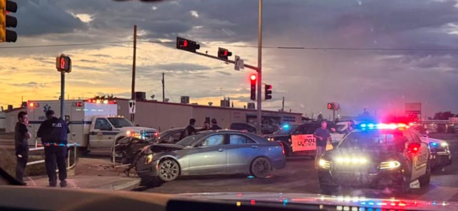 Traffic signals at Columbus Road and Florida Street in Deming, where two vehicles were involved in a crash on September 4, 2026.