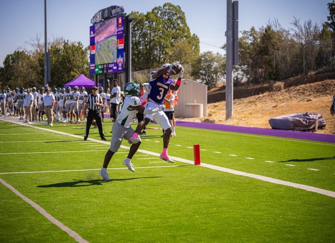 WNMU Mustangs football during the Chile Bowl rivalry against Eastern New Mexico University